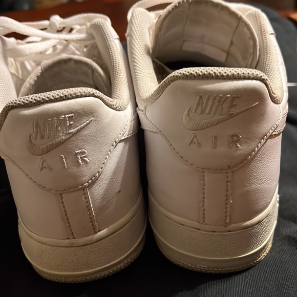 Nike - Picture 4 of 5